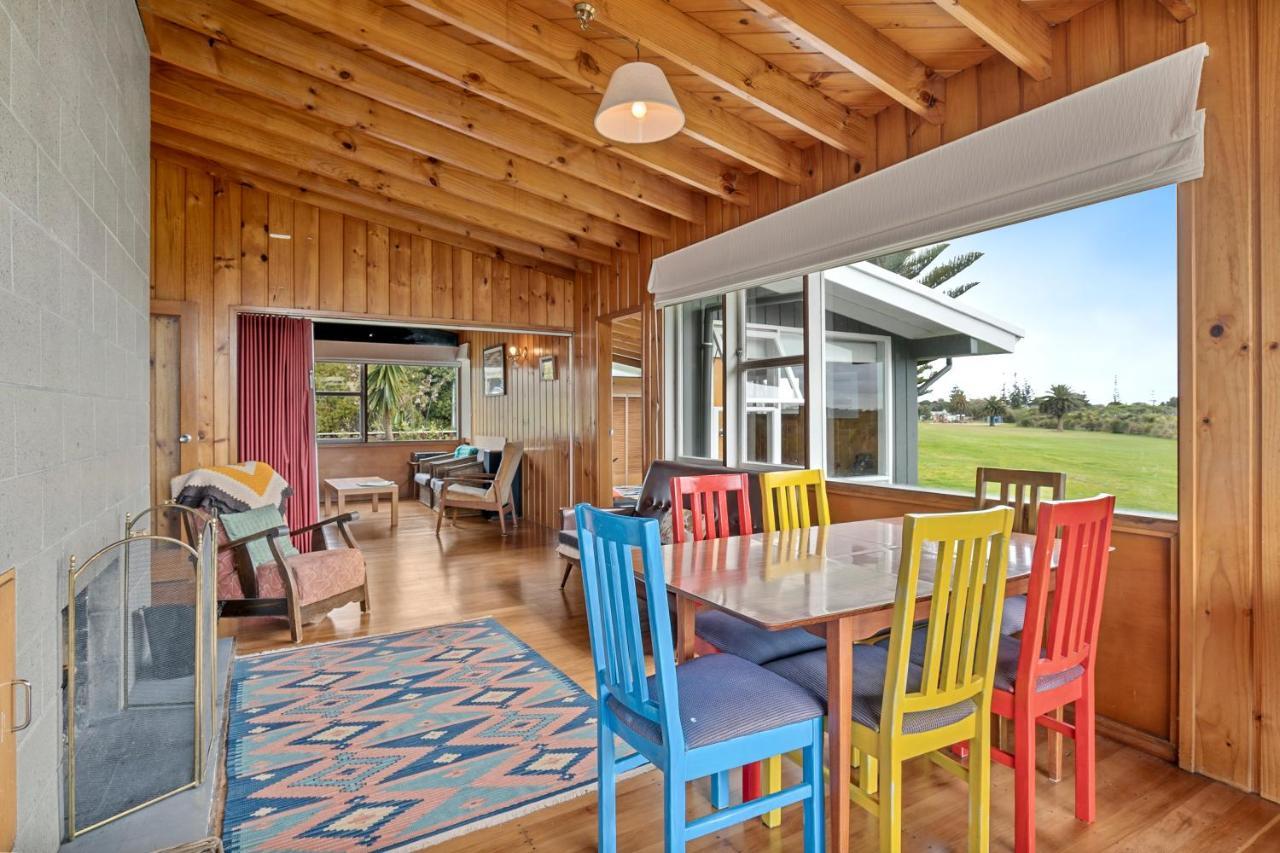 Queenie - Waikanae Beach Holiday Home Exterior foto