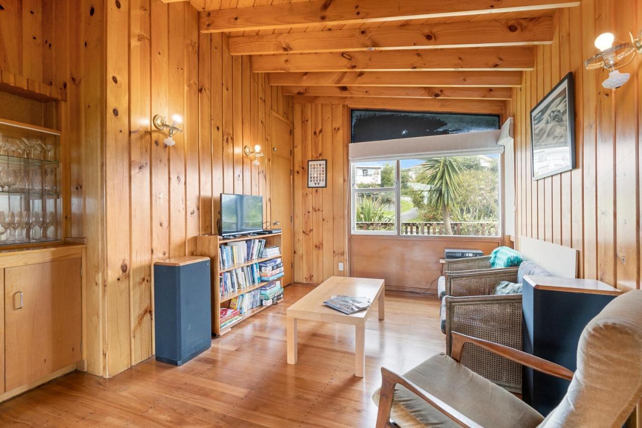 Queenie - Waikanae Beach Holiday Home Exterior foto