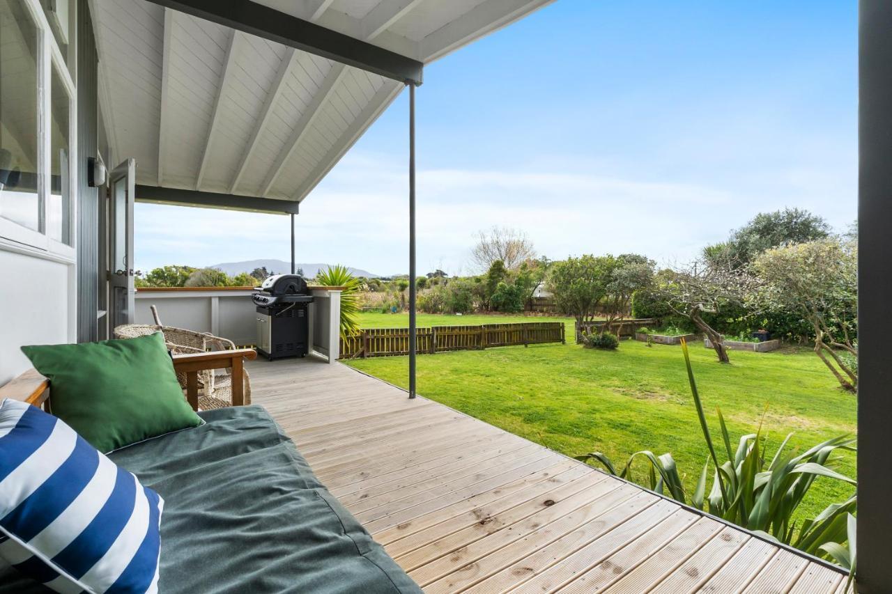 Queenie - Waikanae Beach Holiday Home Exterior foto