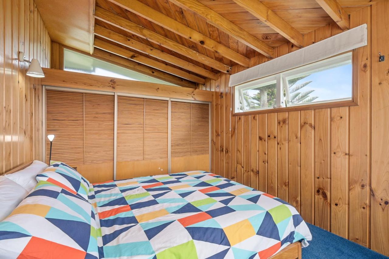 Queenie - Waikanae Beach Holiday Home Exterior foto